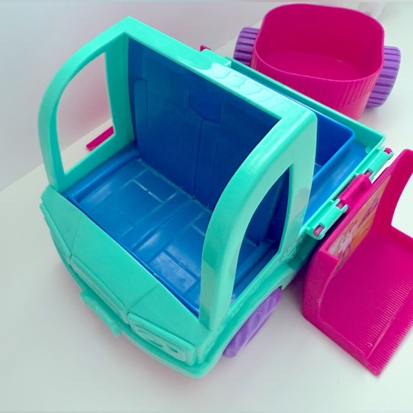 Crayola Grooming Truck and Pet Mobile Spa with Accessories Lot - Picture 8 of 10